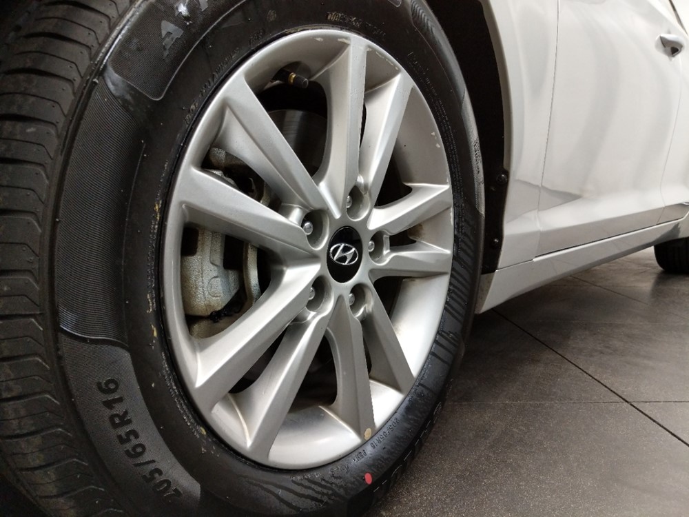 2017 Hyundai Sonata - Wheel