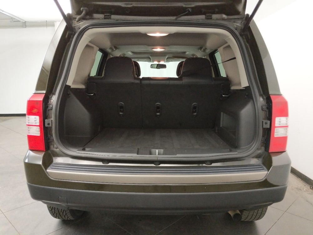 2016 Jeep Patriot - Trunk