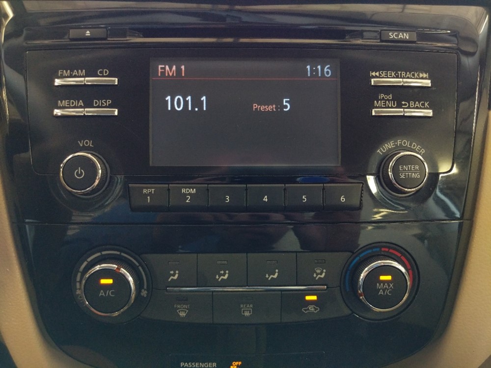 2015 Nissan Rogue - Stereo Package