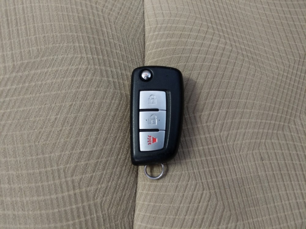 2015 Nissan Rogue - Keys