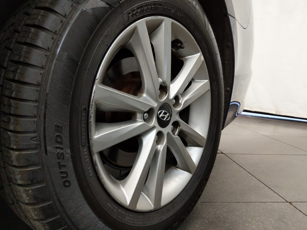 2017 Hyundai Sonata - Wheel