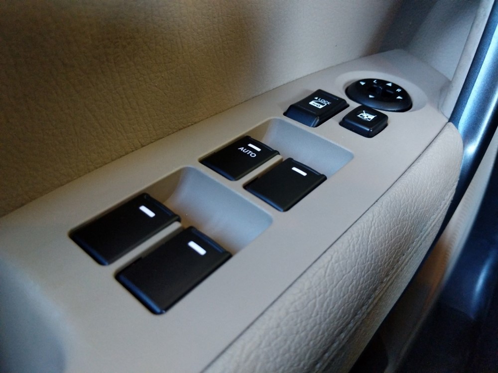 2011 Kia Sorento - Driver Power Windows/Lock Control