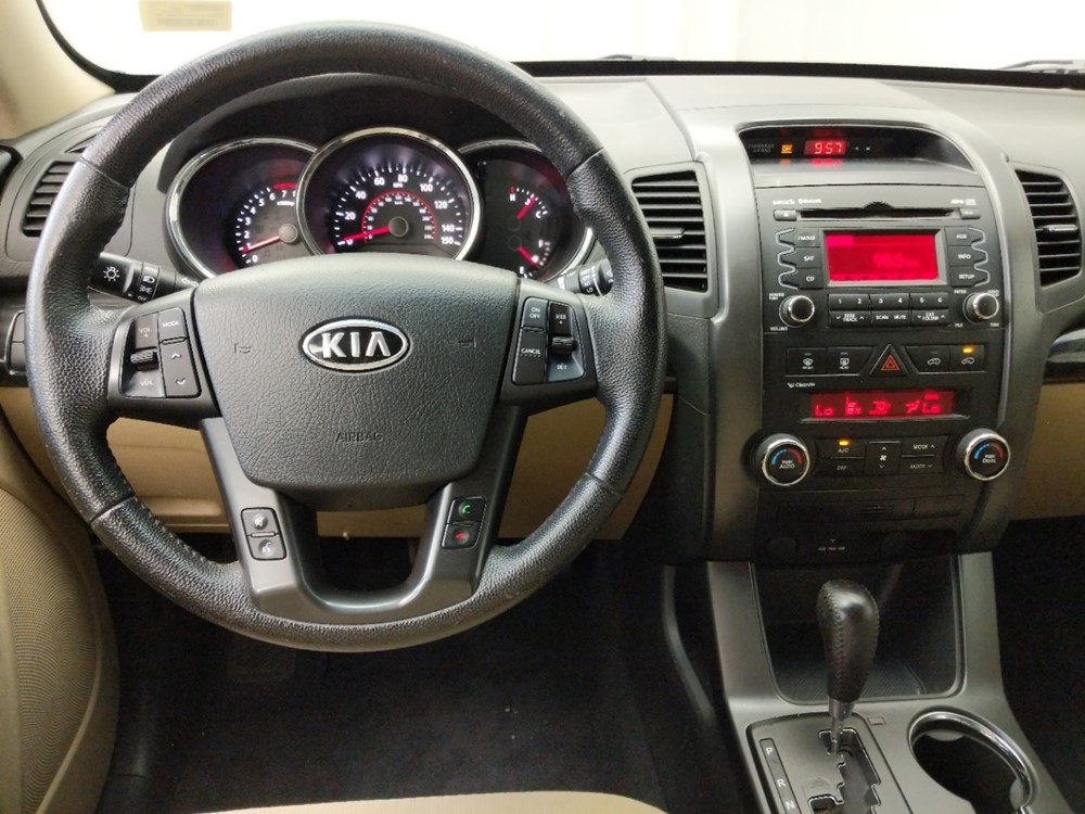 2011 Kia Sorento - Driver Dash