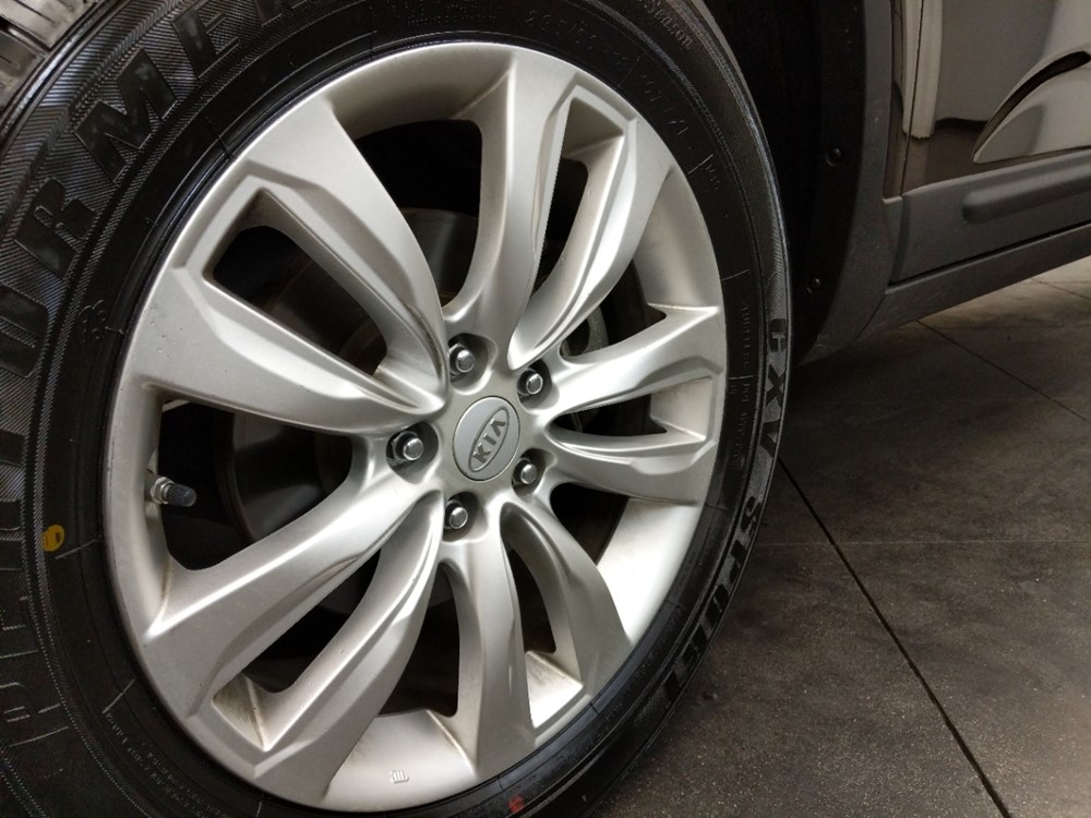 2011 Kia Sorento - Wheel