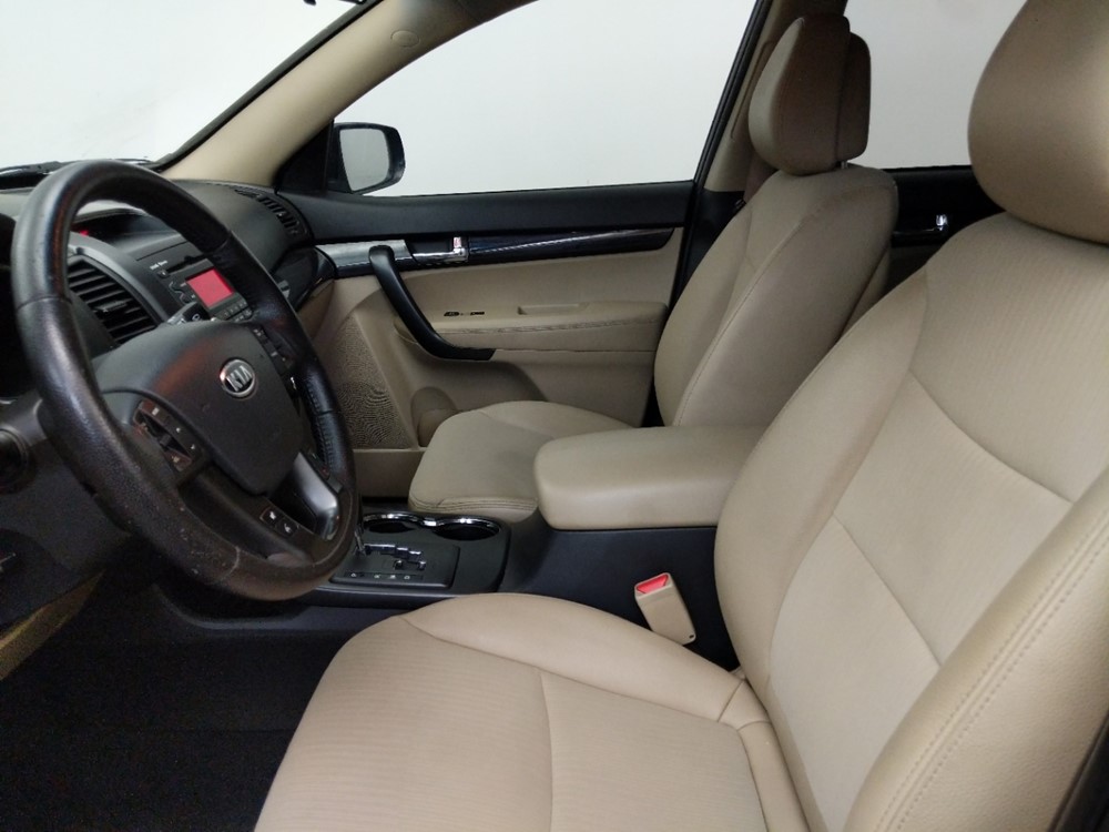 2011 Kia Sorento - Driver Front Seat