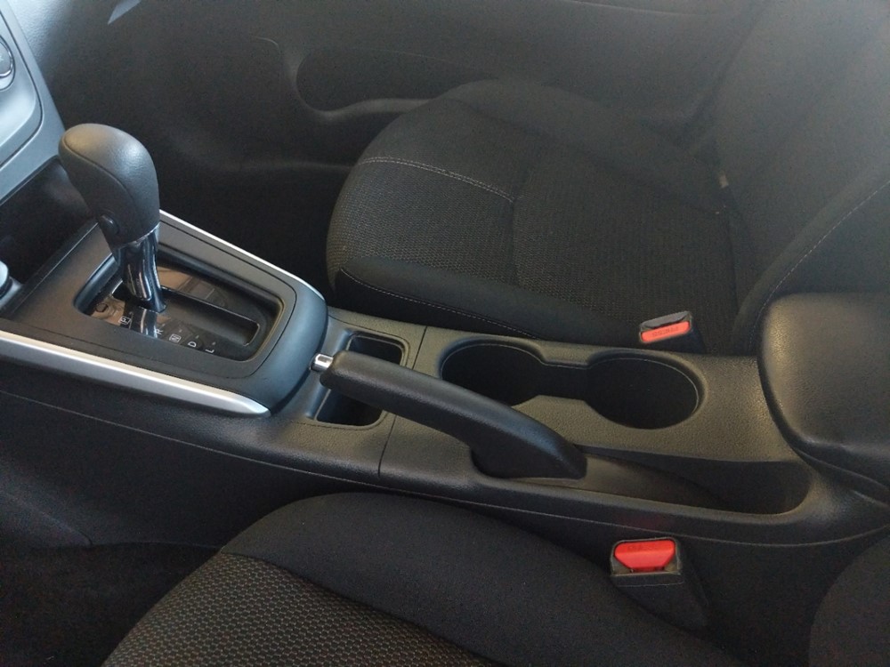 2017 Nissan Sentra - Center Console/Cup Holders
