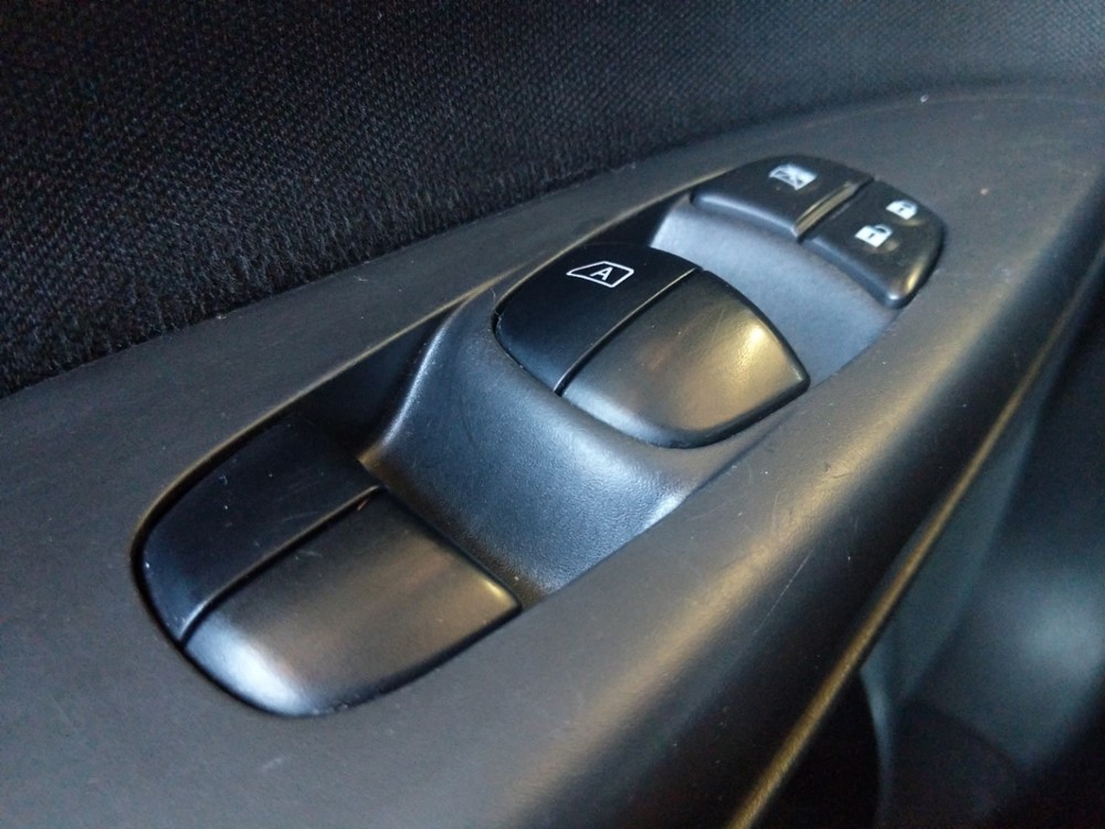 2017 Nissan Sentra - Driver Power Windows/Lock Control