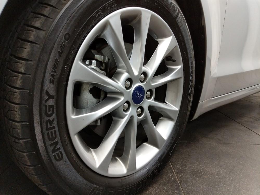 2017 Ford Fusion - Wheel