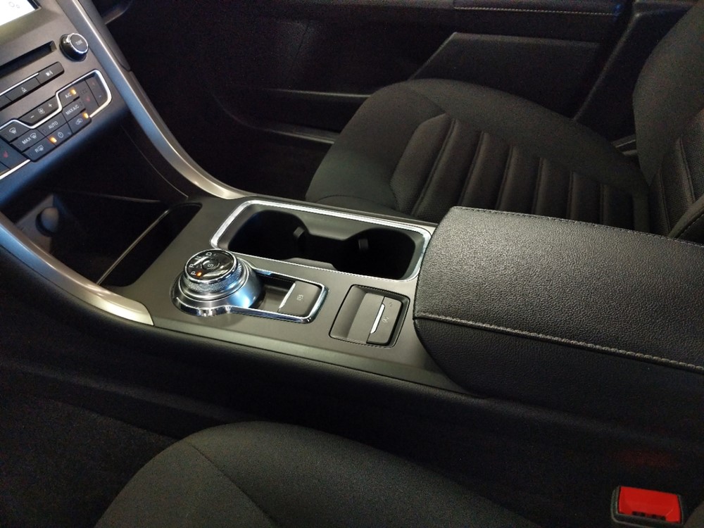 2017 Ford Fusion - Center Console/Cup Holders