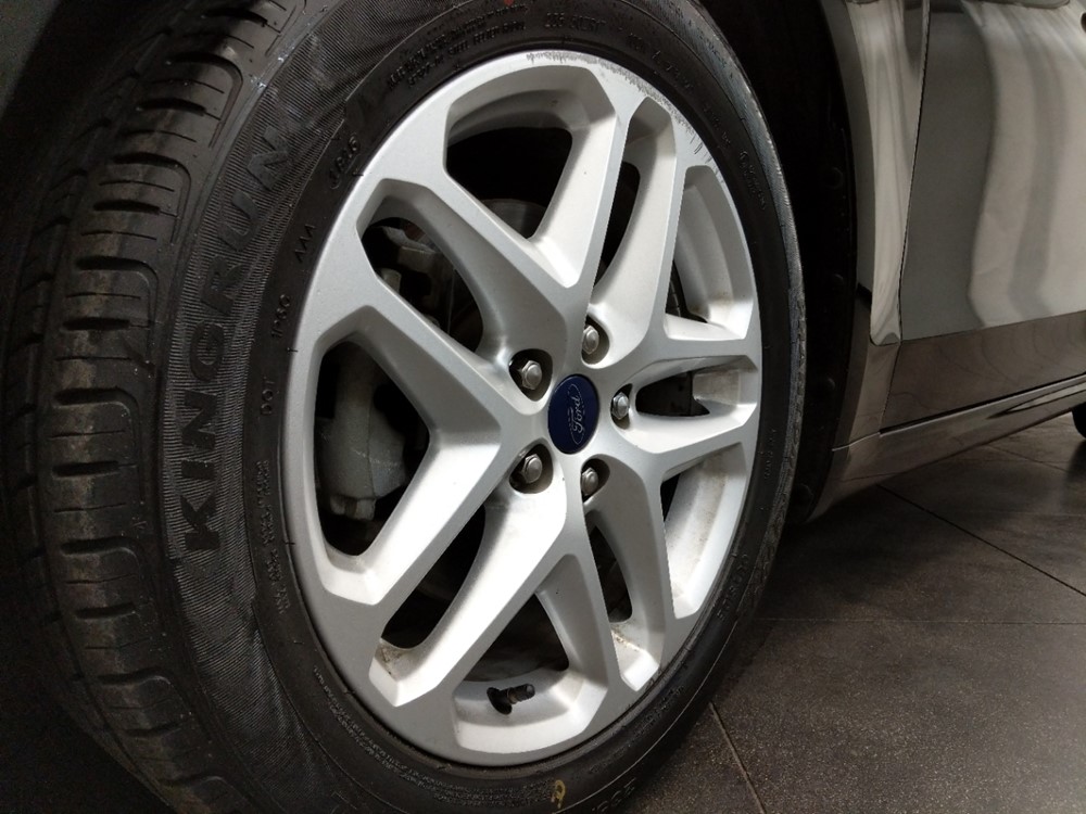 2016 Ford Fusion - Wheel
