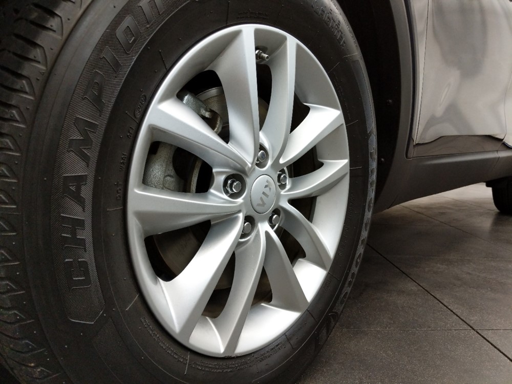 2016 Kia Sorento - Wheel