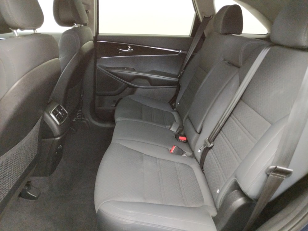 2016 Kia Sorento - Driver Rear Seat