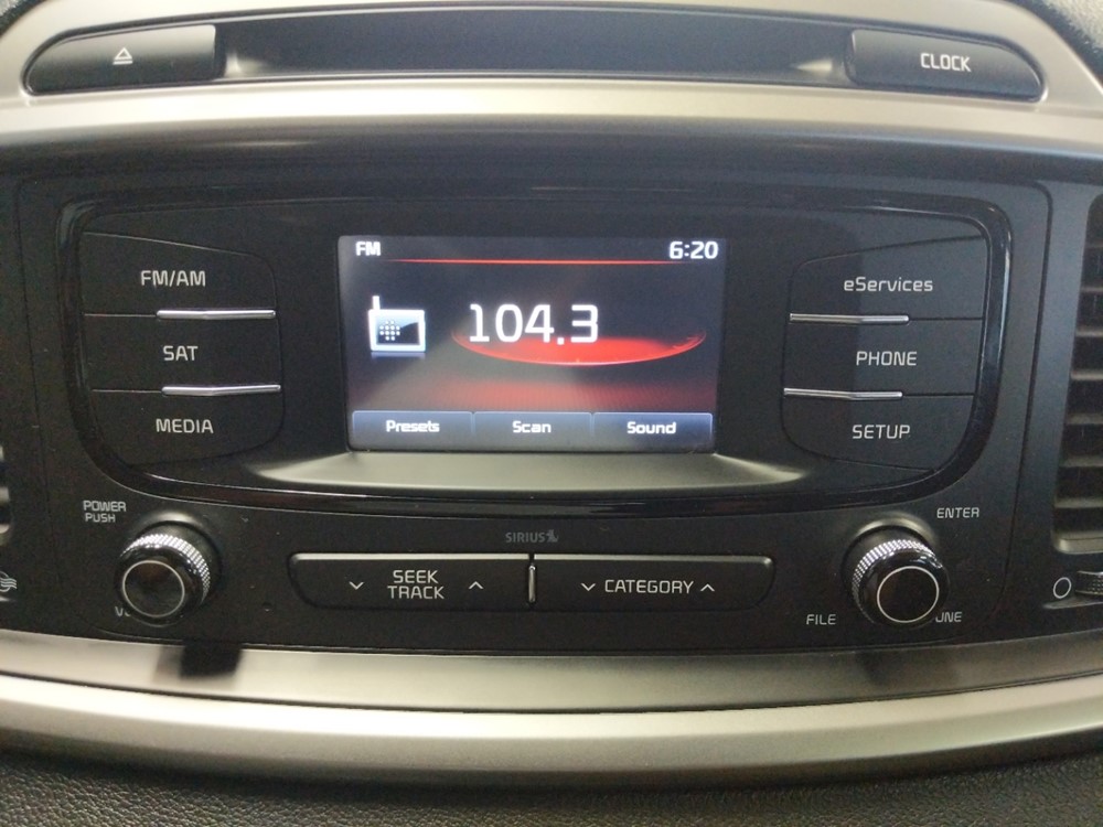 2016 Kia Sorento - Stereo Package