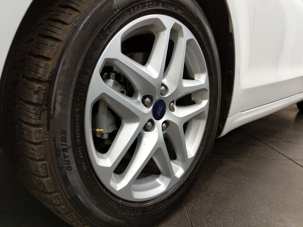 2016 Ford Fusion - Wheel