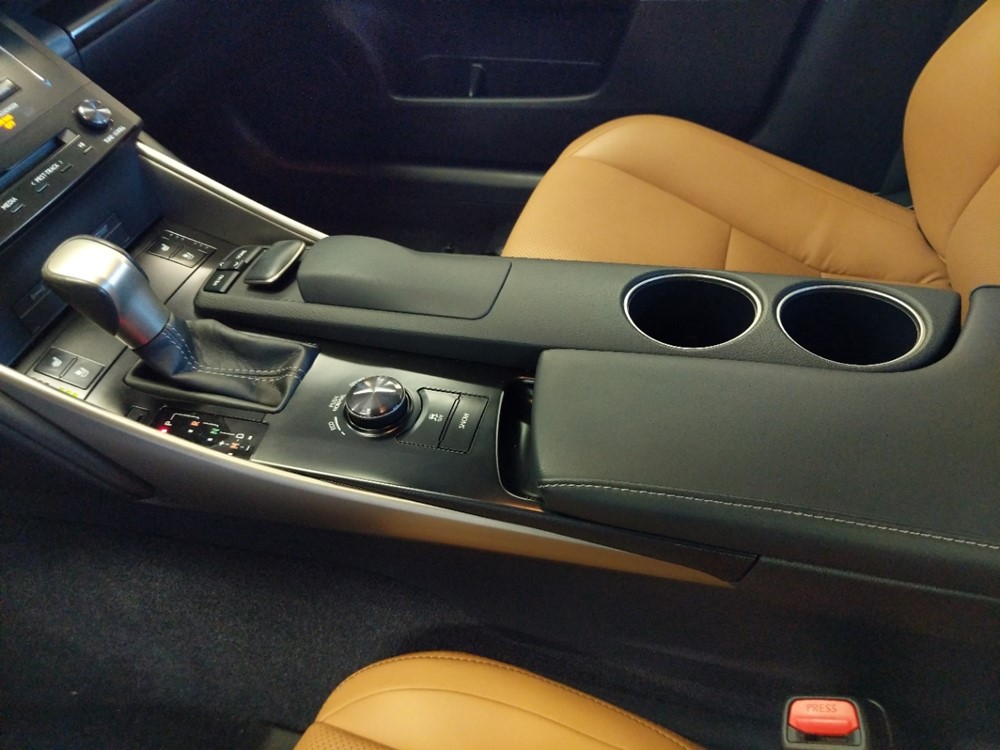 2014 Lexus IS 250 - Center Console/Cup Holders