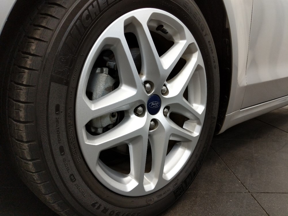 2015 Ford Fusion - Wheel