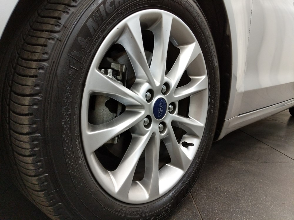 2017 Ford Fusion - Wheel