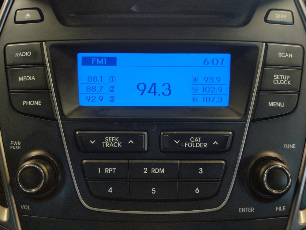 2015 Hyundai Santa Fe - Stereo Package