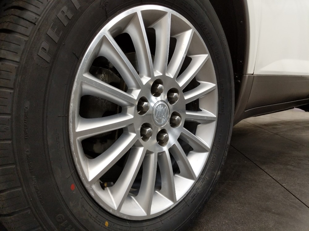 2011 Buick Enclave - Wheel