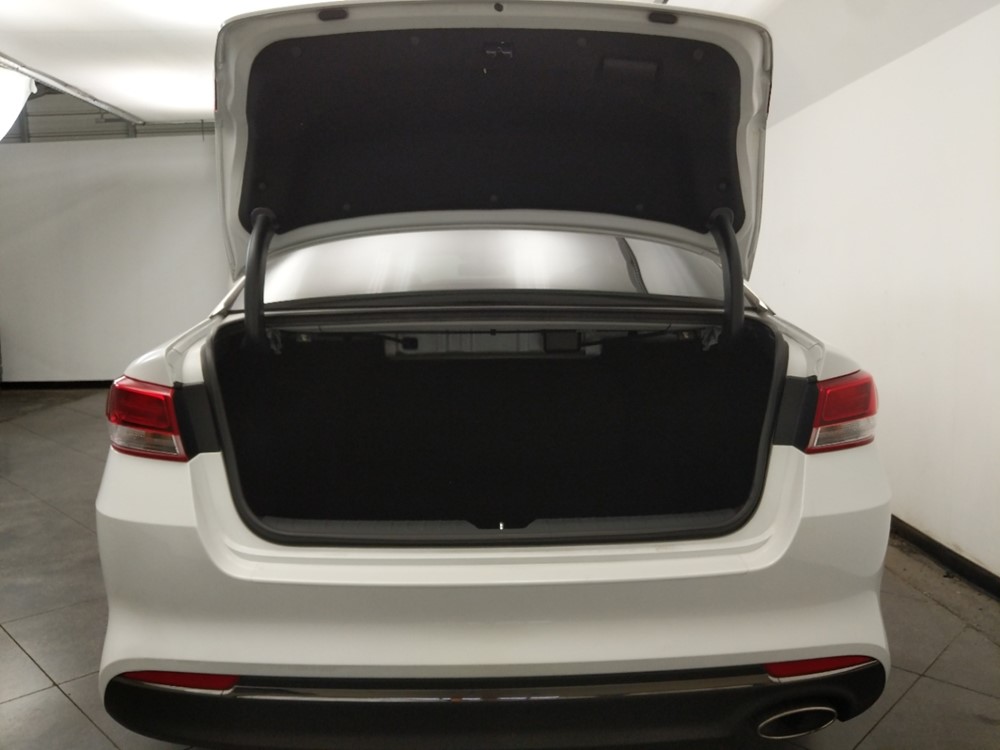 2016 Kia Optima - Trunk