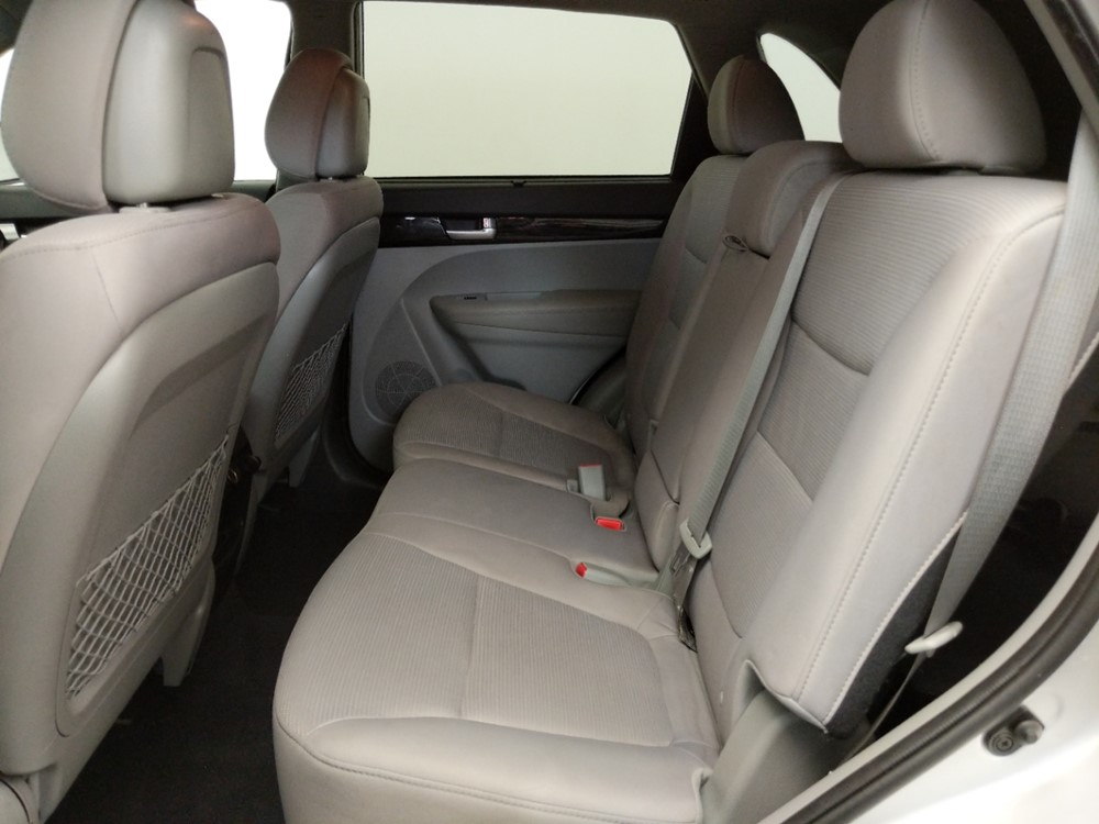 2014 Kia Sorento - Driver Rear Seat