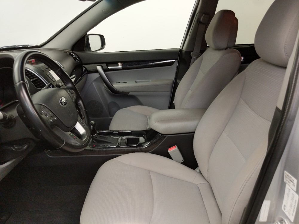 2014 Kia Sorento - Driver Front Seat