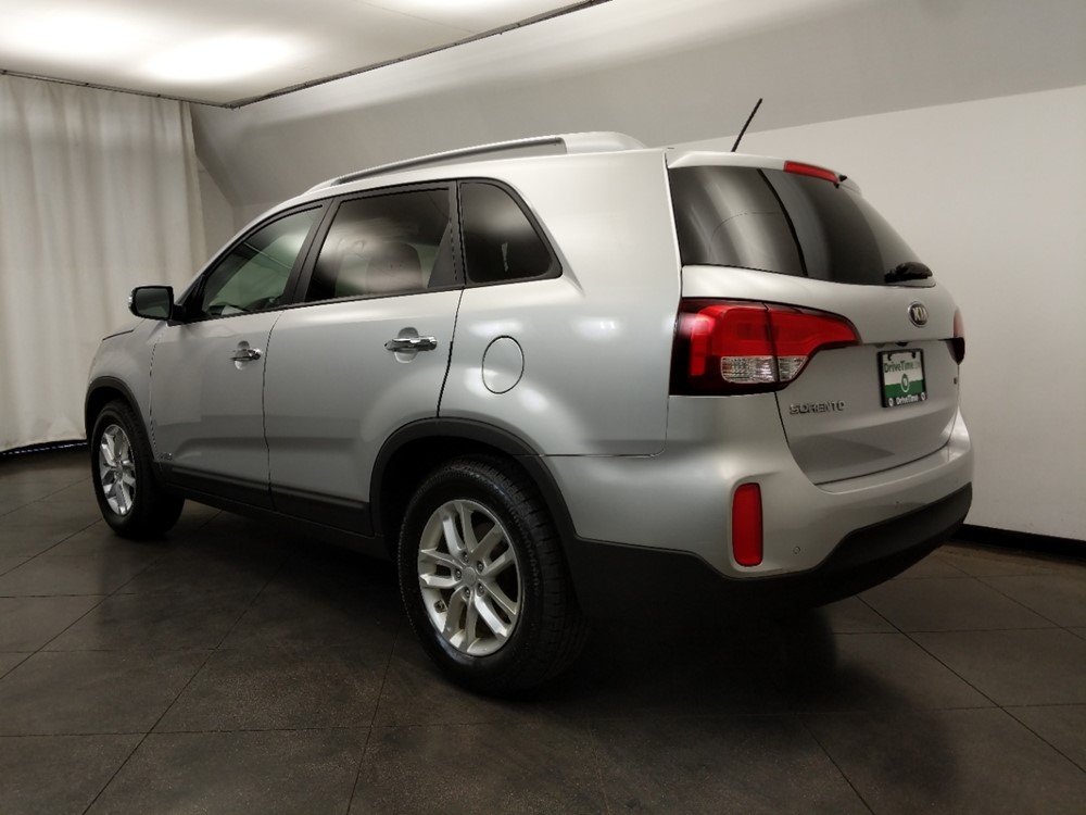 2014 Kia Sorento - Driver Rear Bumper