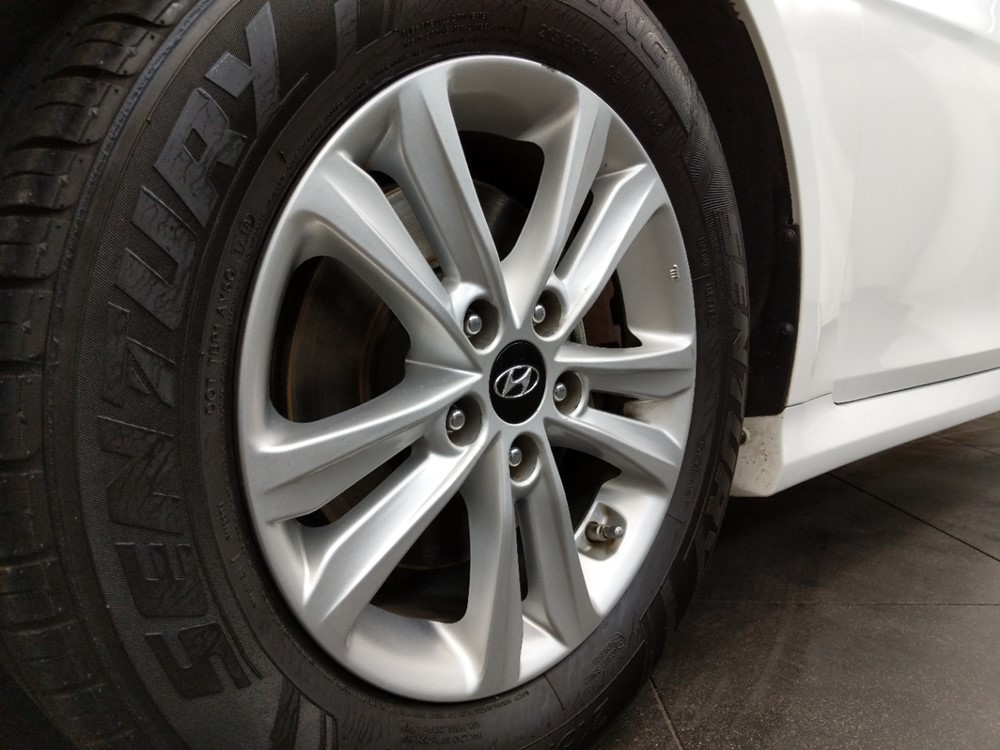 2014 Hyundai Sonata - Wheel