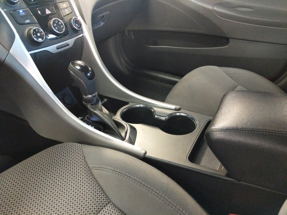 2014 Hyundai Sonata - Center Console/Cup Holders