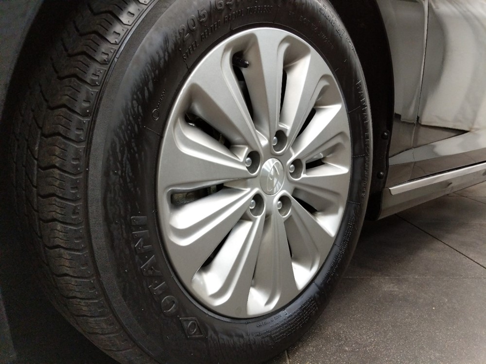 2017 Hyundai Sonata - Wheel