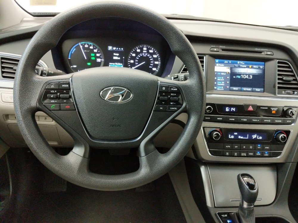 2017 Hyundai Sonata - Driver Dash
