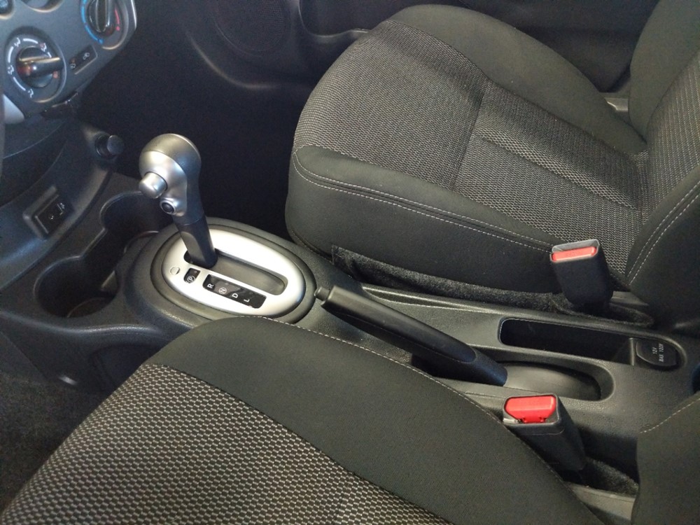 2017 Nissan Versa - Center Console/Cup Holders