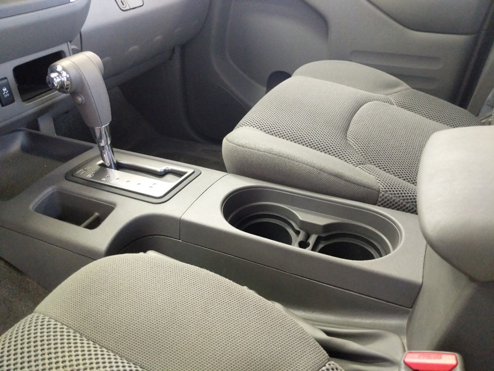 2017 Nissan Frontier - Center Console/Cup Holders