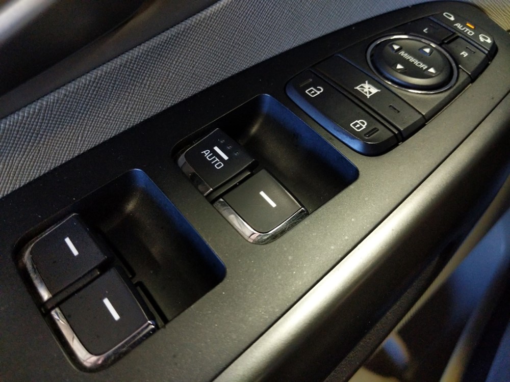 2017 Kia Sedona - Driver Power Windows/Lock Control