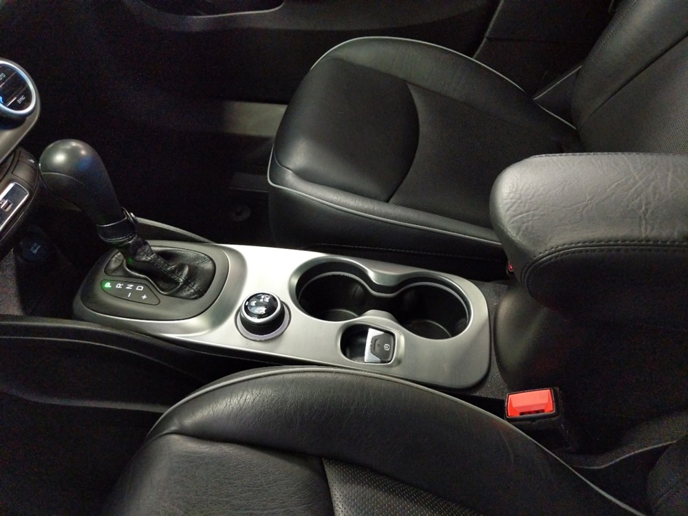 2016 FIAT 500X - Center Console/Cup Holders