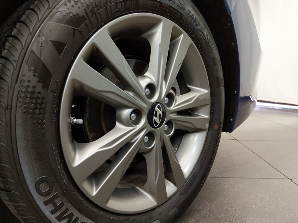 2018 Hyundai Elantra - Wheel