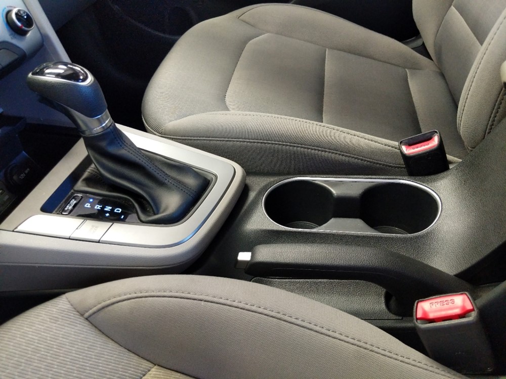 2018 Hyundai Elantra - Center Console/Cup Holders