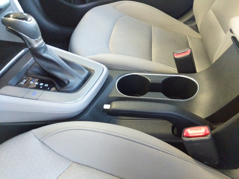 2018 Hyundai Elantra - Center Console/Cup Holders