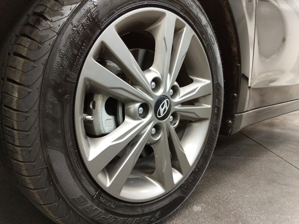2018 Hyundai Elantra - Wheel