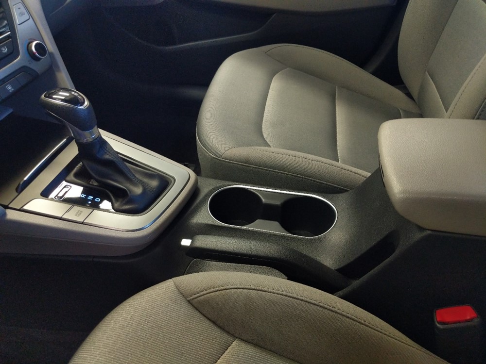 2018 Hyundai Elantra - Center Console/Cup Holders