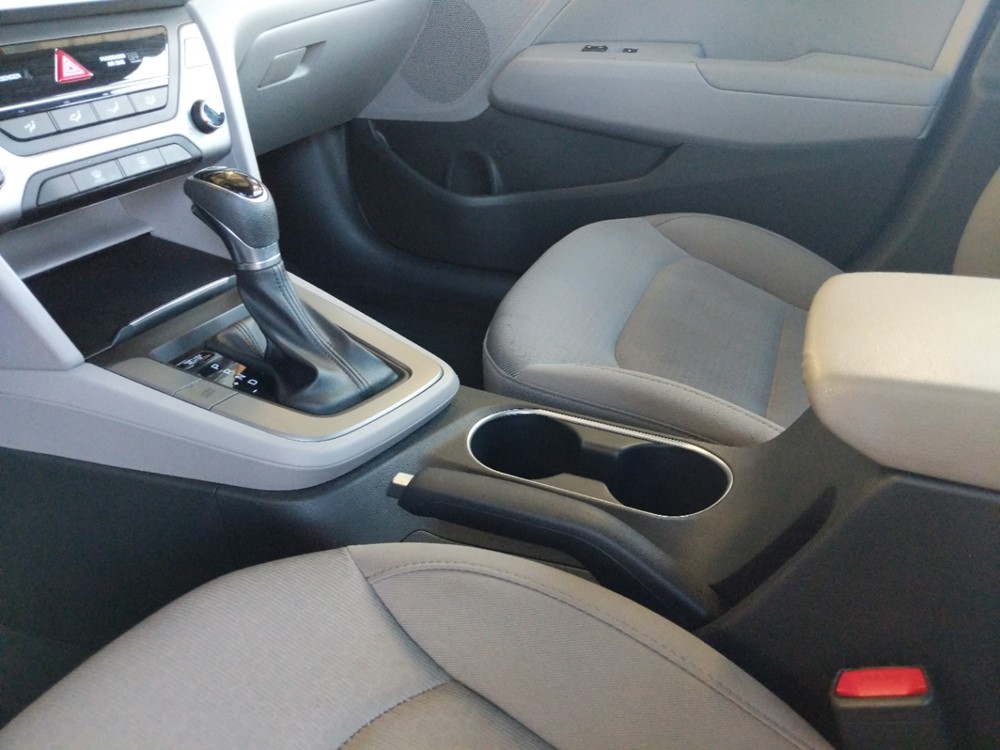 2018 Hyundai Elantra - Center Console/Cup Holders