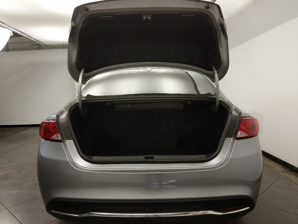 2016 Chrysler 200 - Trunk
