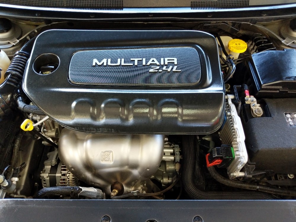 2016 Chrysler 200 - Engine
