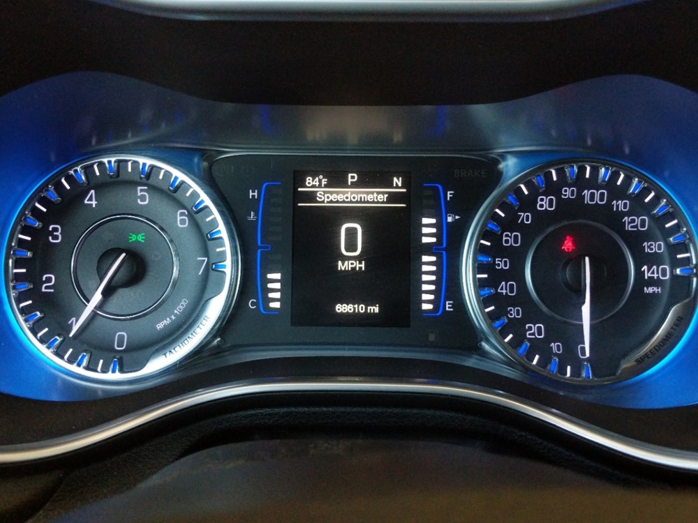 2016 Chrysler 200 - Odometer Close Up