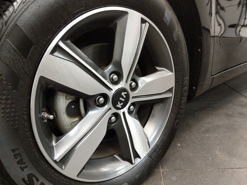 2018 Kia Forte - Wheel