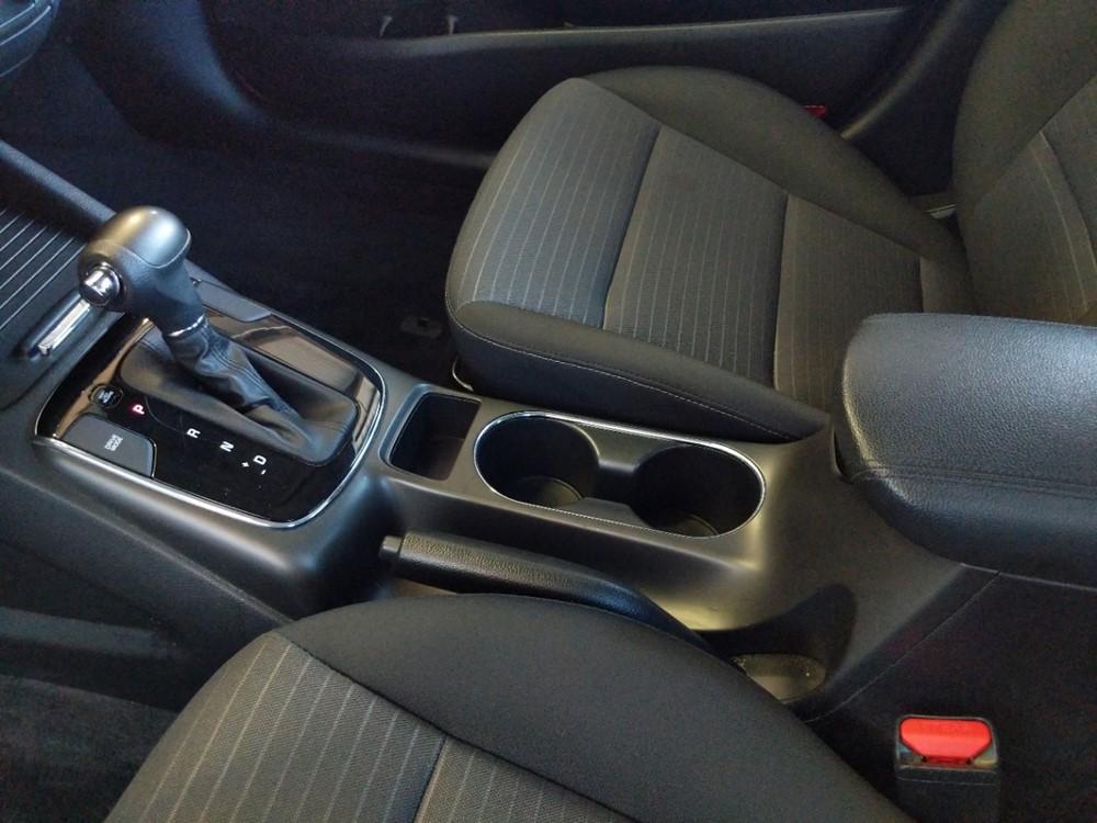 2018 Kia Forte - Center Console/Cup Holders