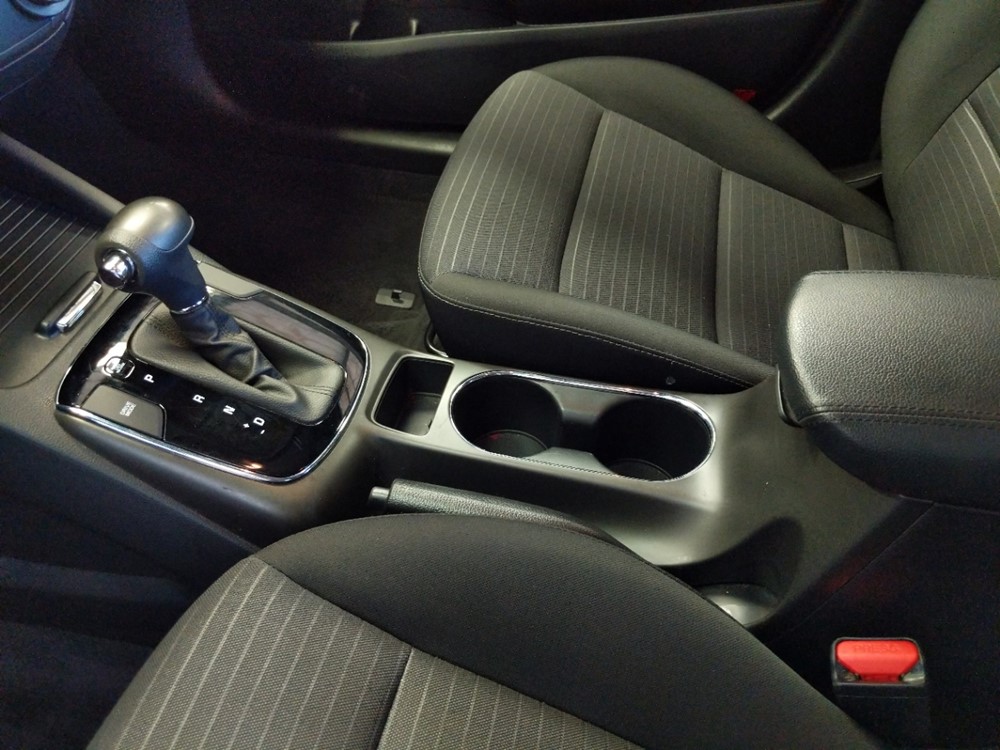 2018 Kia Forte - Center Console/Cup Holders