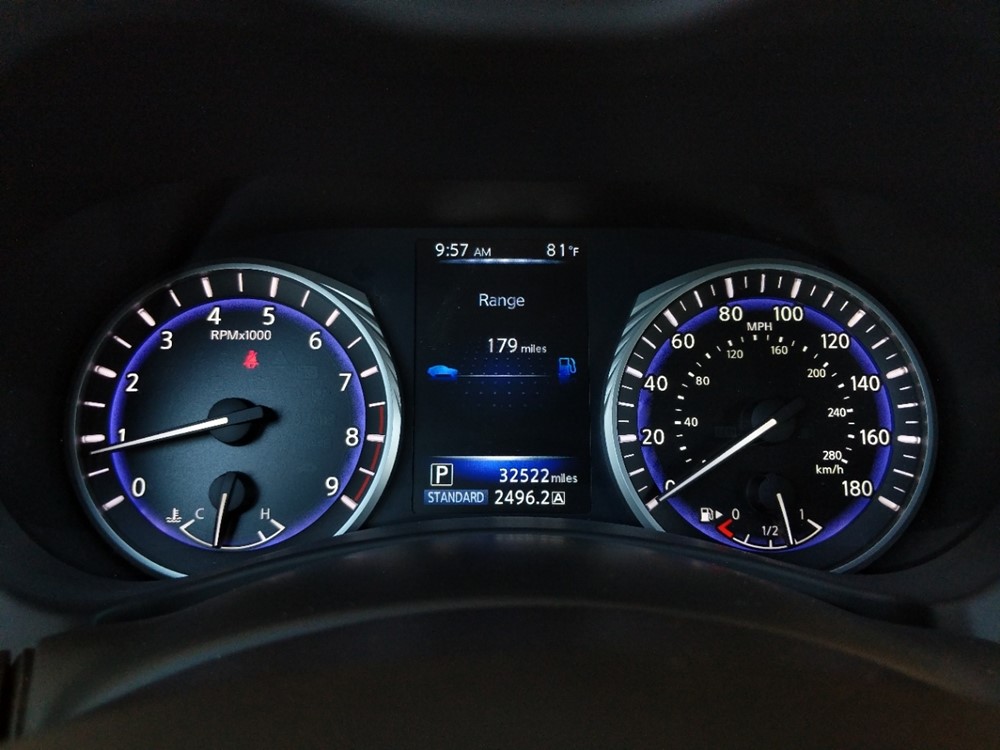 2015 INFINITI Q50 - Odometer Close Up