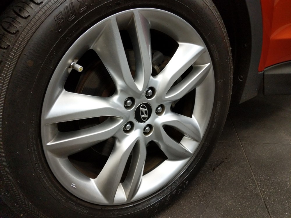 2013 Hyundai Santa Fe - Wheel