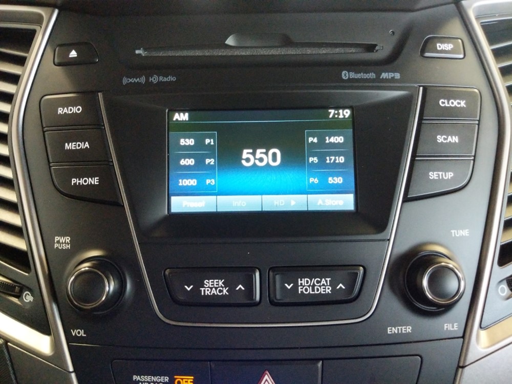 2013 Hyundai Santa Fe - Stereo Package